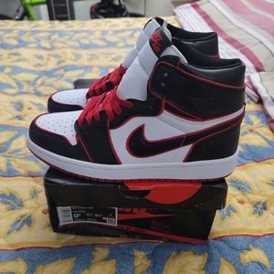 Air 1 MID NEW Size 9.5M